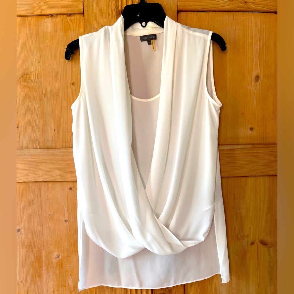Vince Camuto drapey silk-like blouse. Machine wash. Size XS